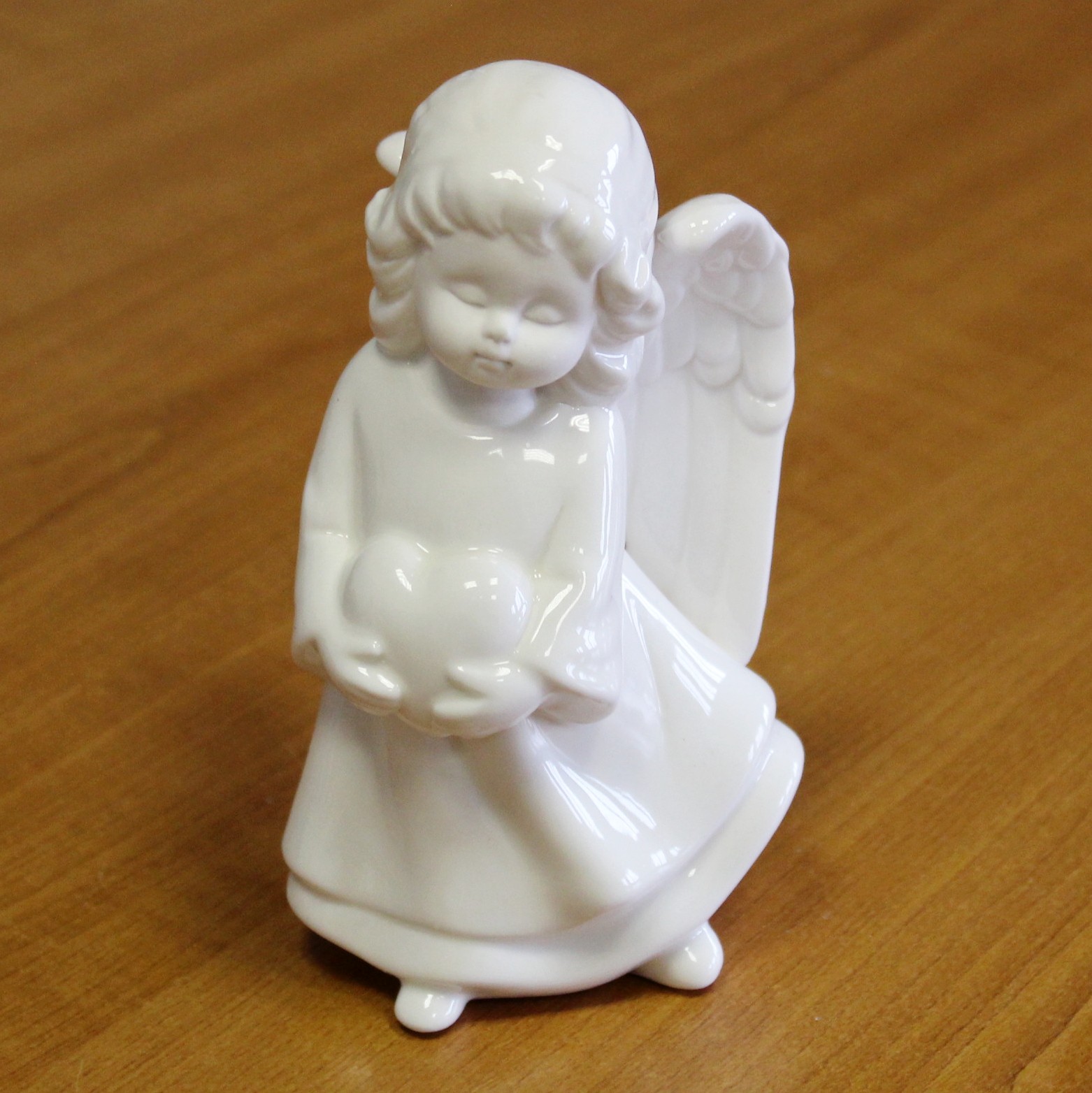 Anděl porcelán 13cm
